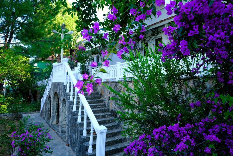 Larissa Hill Beach Hotel Конаклы Экстерьер фото